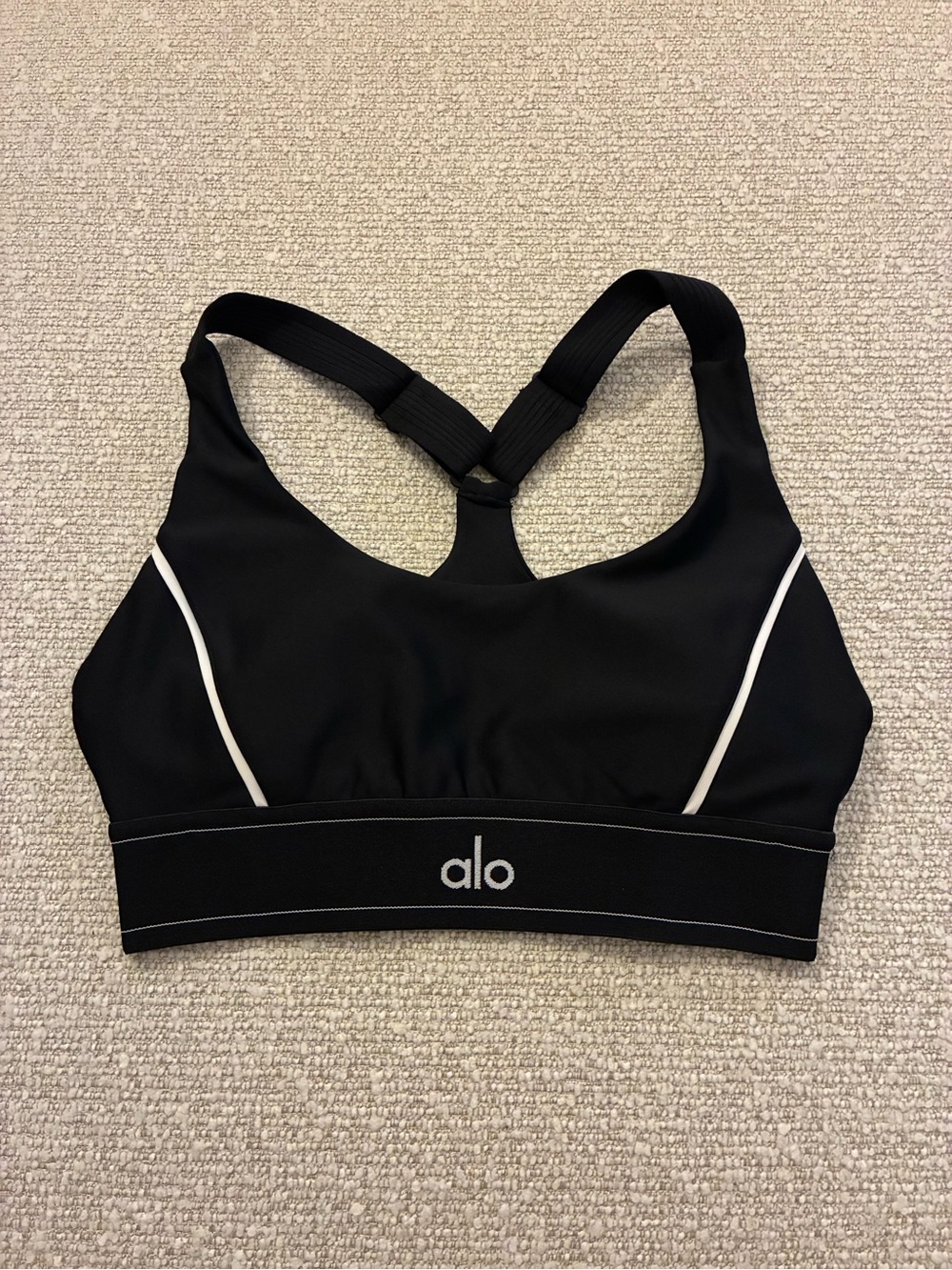 ALO Yoga Airlift Suit Up Bra - Picture 3 of 6